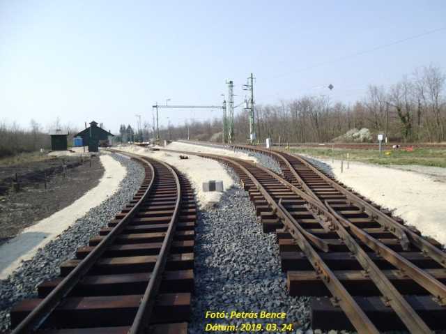 Fertőboz-Múzeumvasút állomás felújított vágányokkal.